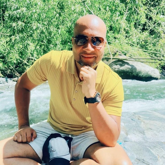 Meet your Posher, Diego - Picture 4 of 4